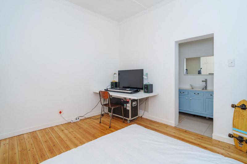 2 Bedroom Property for Sale in Harfield Village Western Cape